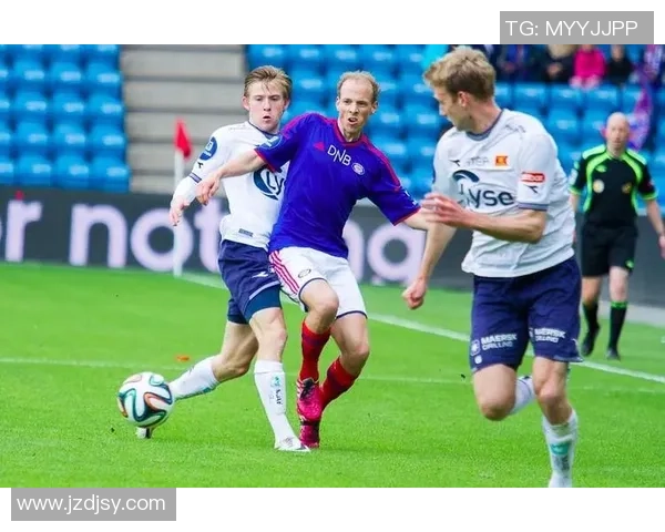 桑德菲杰迎战基斯迪辛特双方争夺关键积分的激烈对决 桑德菲杰迎战基斯迪辛特双方争夺关键积分的激烈对决