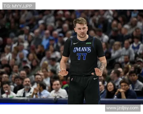 独行侠对阵勇士东契奇赠送球衣传递友谊与尊重的篮球精神 独行侠对阵勇士东契奇赠送球衣传递友谊与尊重的篮球精神