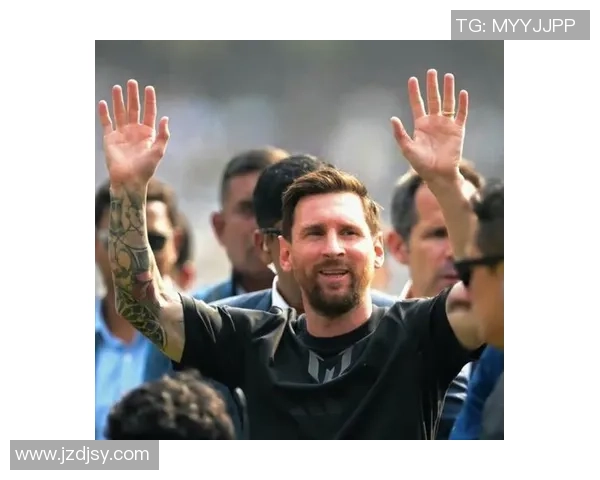 印度官员向梅西致歉!安排紊乱引发8万人怒砸球场:退钱 这是诈骗 印度官员向梅西致歉!安排紊乱引发8万人怒砸球场:退钱 这是诈骗