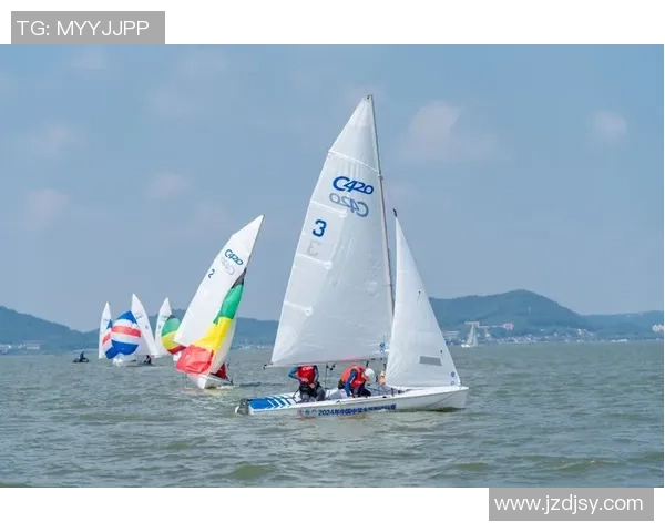 宁波东钱湖旅行校园在2025年中国中学生帆船锦标赛中包办双冠